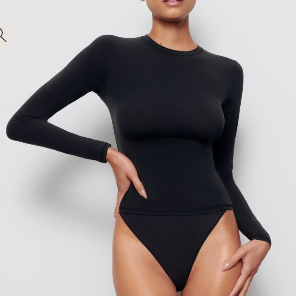 NWT Skims Fits Everybody T Shirt Tee top long sleeved new black